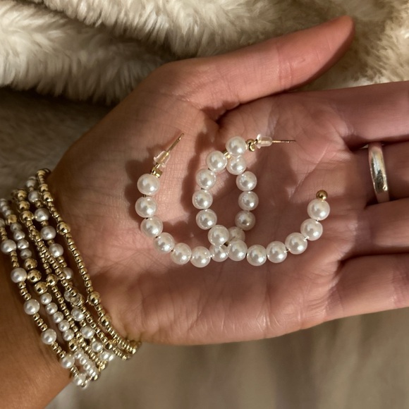 Jewelry - Pearl earrings!